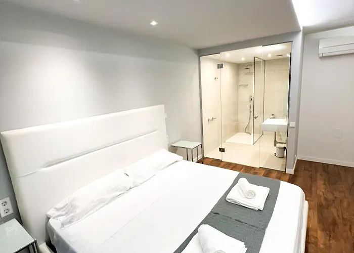 Room Near Pacha